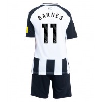 Fotballdrakt Barn Newcastle United Harvey Barnes #11 Hjemmedraktsett 2024-25 Kortermet (+ Korte bukser)